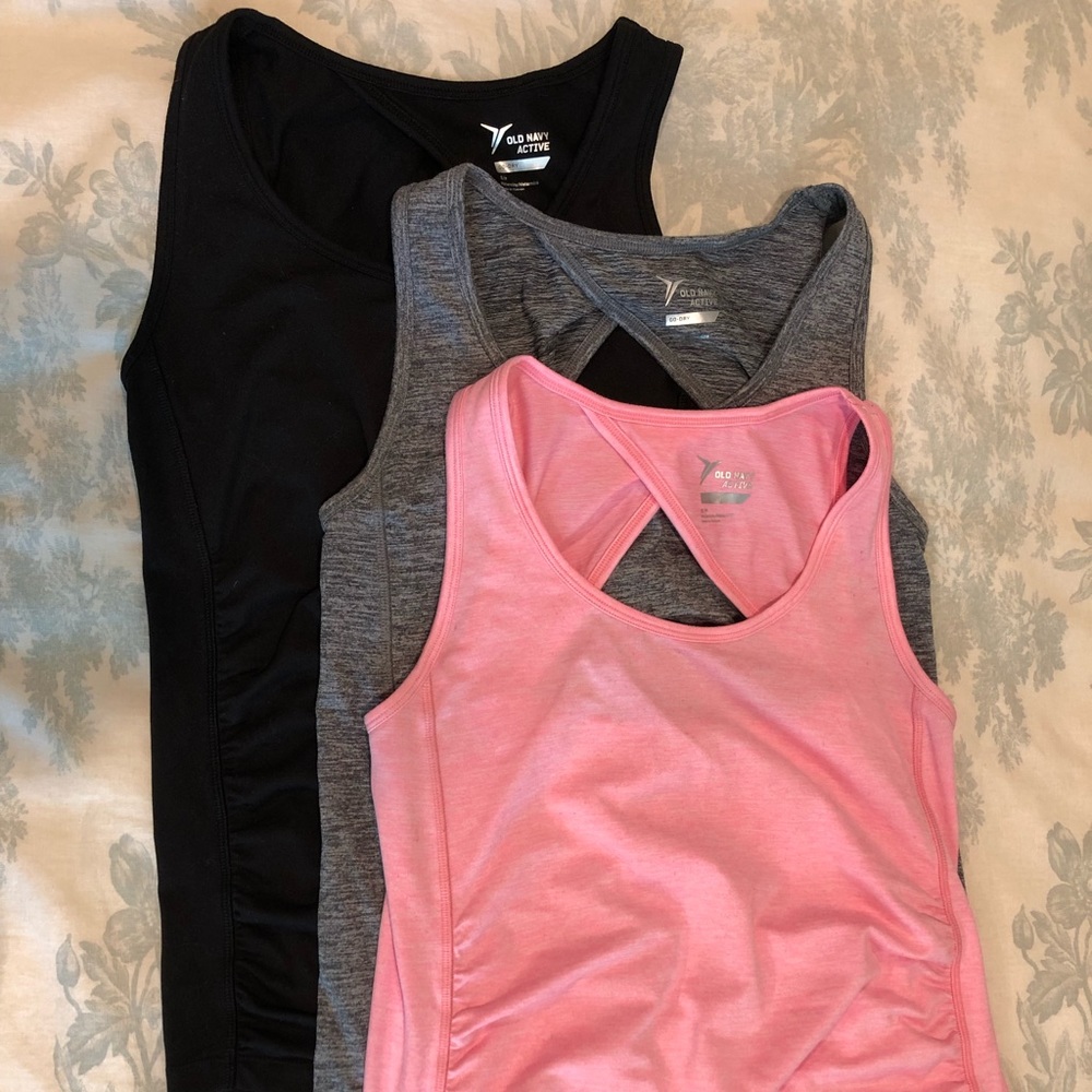 Old Navy maternity activewear bundle